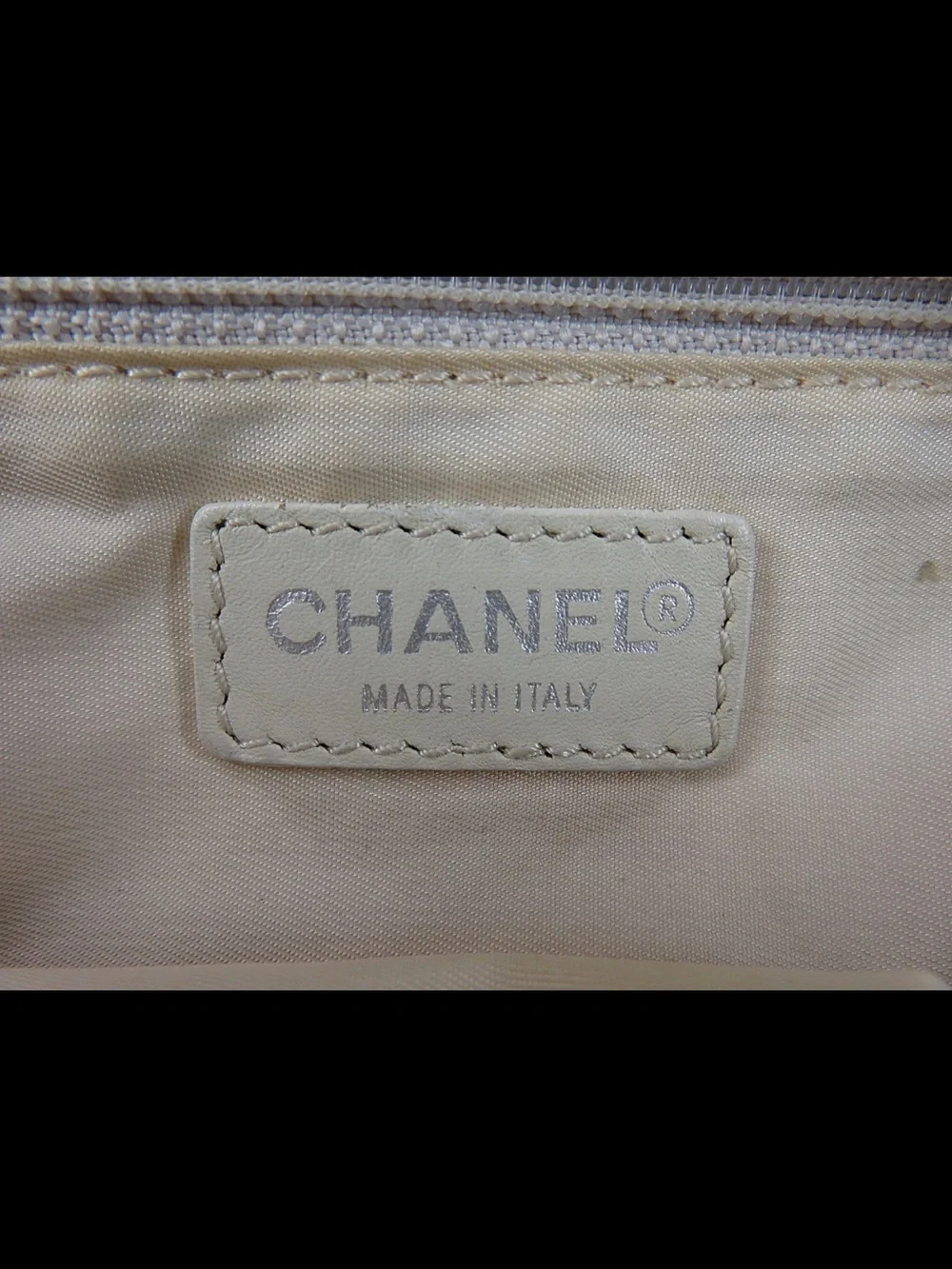 CHANEL Beige Canvas Tote with Signature CC Motif - Picture 14 of 16